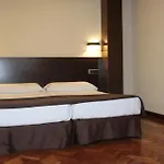 Hotel-apartamentos La Arquera 3* リャネス